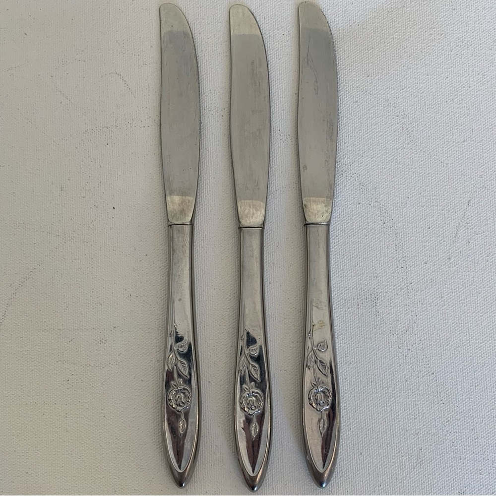 MY ROSE 3 Hollow Handle Dinner Knives Oneida Community Stainless Flatware 8.5"